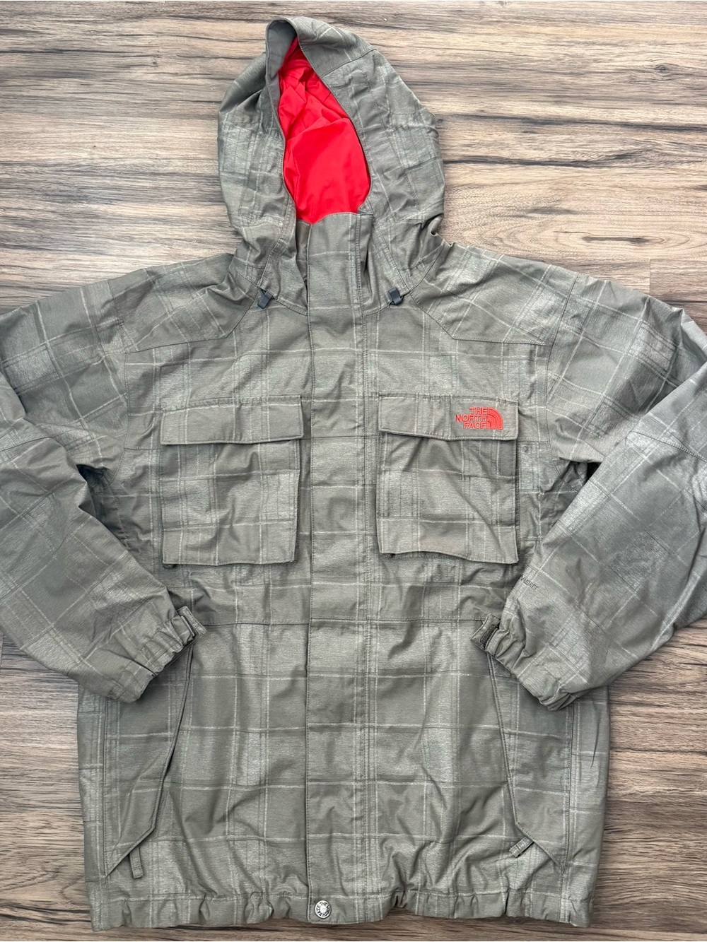 The North Face HyVent Plaid Waterproof Jacket Mens Size M Grey Orange